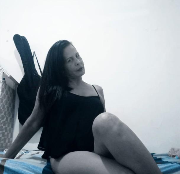 Watch Chiqui73's Live Sex Show