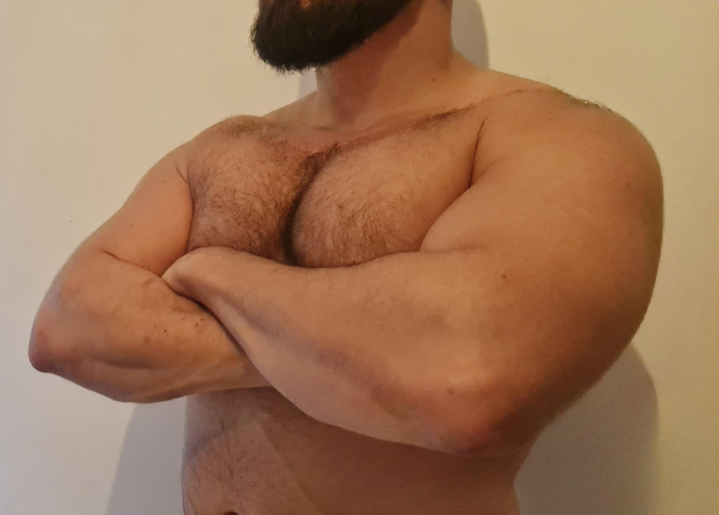 Sehen Sie sich beard_man_sexys Live-Sexshow an
