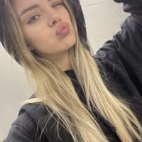 Watch EleanoraStevenson's Live Sex Show
