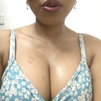 Sehen Sie sich Maahhii_2s Live-Sexshow an