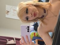 Sehen Sie sich AmethystFoxxs Live-Sexshow an