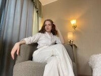 Sehen Sie sich FIoraCoeys Live-Sexshow an