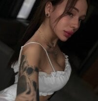 Watch Bllowjoyy's Live Sex Show