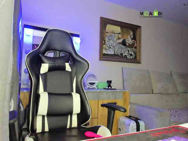 Paratrax's Webcam Live Show