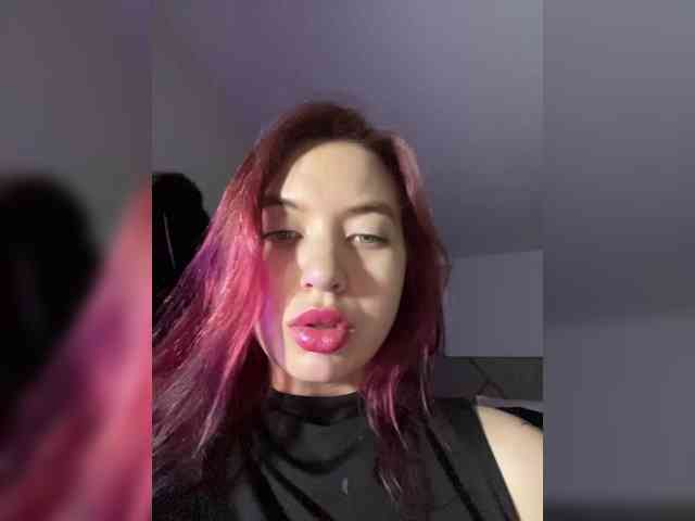 Lina69Goddesssss's Webcam Live Show