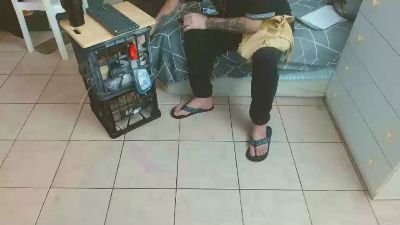 qwerty77771's Webcam Live Show