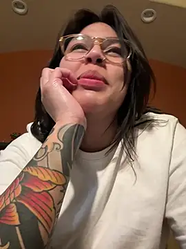 miacanela_xo's Webcam Live Show